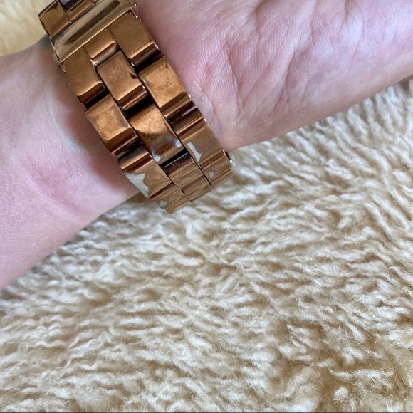 Rose Gold Marc Jacobs watch - Picture 3 of 6